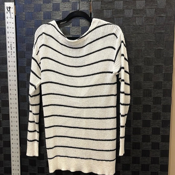 Market&Spruce sweater. - Picture 2 of 5